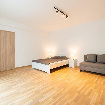 Brand New Two Room Apartment #64 In Elite Rezidence With Free Secure Parking Praha Eksteriør bilde