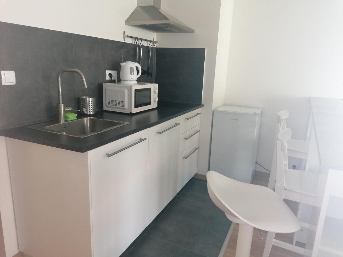 Brand New Two Room Apartment #64 In Elite Rezidence With Free Secure Parking Praha Eksteriør bilde